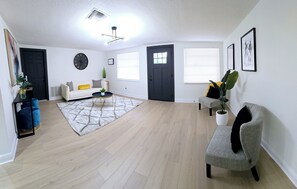 Smart TV - Charming 3-bedroom, completely remodel house in the heart of Port Richey (Port Richey)