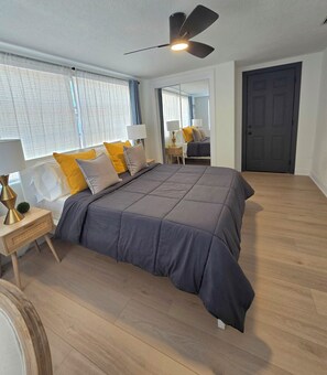 3 bedrooms, iron/ironing board, travel crib, WiFi - Charming 3-bedroom, completely remodel house in the heart of Port Richey (Port Richey)