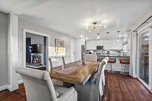 Dining - San Diego City Escape – Perfect for Families, Groups, & Business Travelers (San Diego)