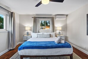 3 Schlafzimmer, Schreibtisch, Bügeleisen/Bügelbrett, Reisekinderbett