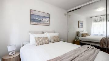 2 bedrooms, iron/ironing board, free WiFi, bed sheets