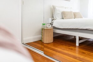 2 quartos, ferros/tábuas de passar roupa, Wi-Fi de cortesia
