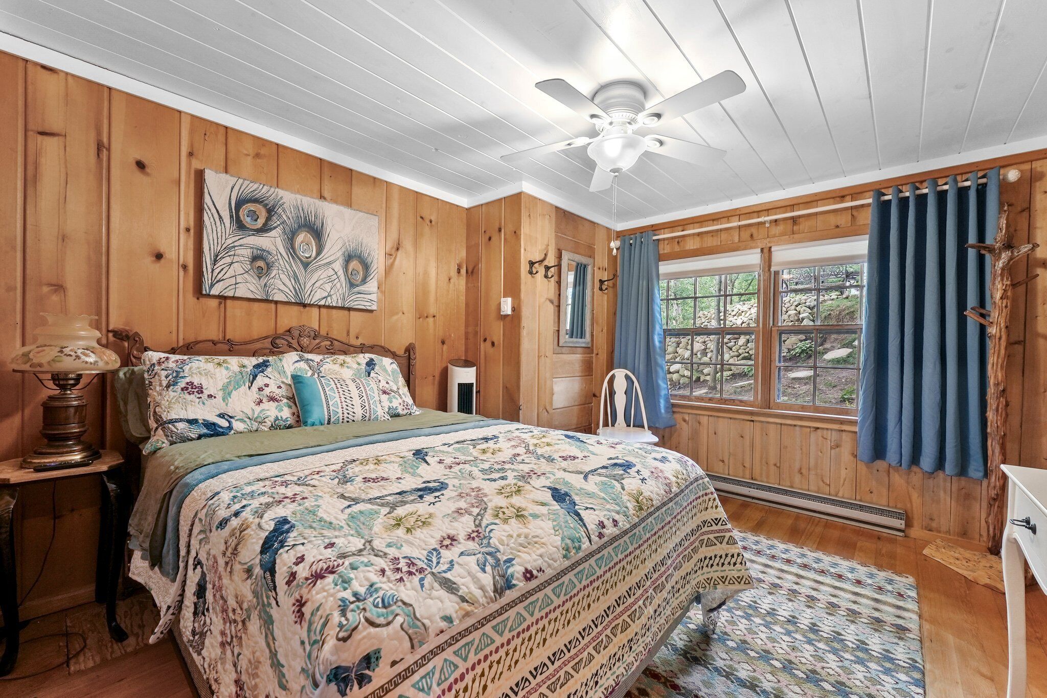 2 bedrooms, travel crib, WiFi, bed sheets