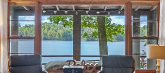 Cozy log cabin on Lake, fireplace, bonfire, kayaks, dock, orv trails, and grill,