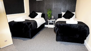 5 bedrooms, iron/ironing board, WiFi, bed sheets