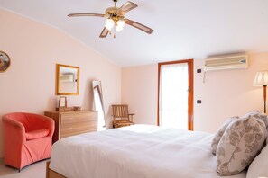 1 Schlafzimmer, Bügeleisen/Bügelbrett, Reisekinderbett, kostenloses WLAN