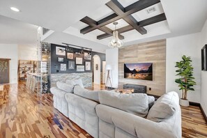 Smart TV, stereo, computer monitors