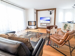 TV, peis og bordtennis