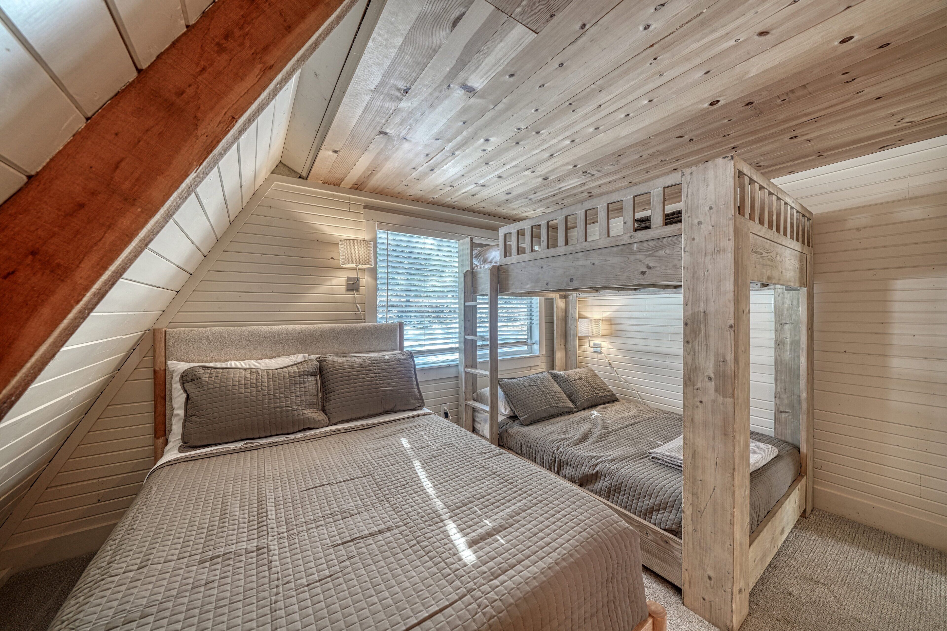 2 camere, una scrivania, Wi-Fi gratuito, lenzuola