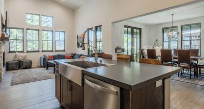 Newly Built Townhome in Snowcreek Creekhouse #1324 3 Bed 3 Baths Sleeps 8! Mountain Views!