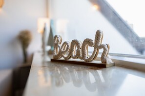 Unclassified image, 3 of 28, button - Jonathan - House Winora - Jonathan (Westerland)