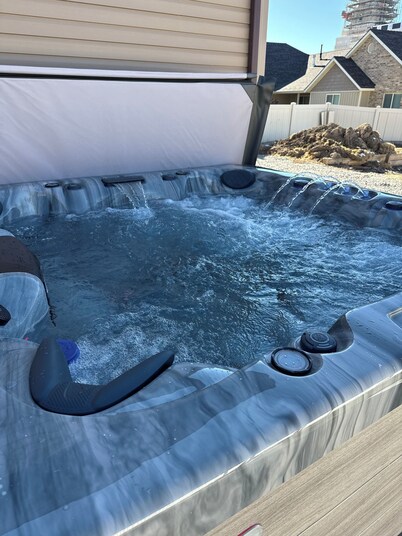 Hot Tub, 6 bedrooms, sleeps 16, Theater  and game room