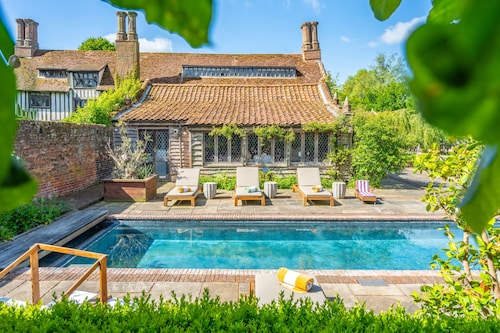 Splendid 1,000 year old Medieval manor house - Flemings Hall