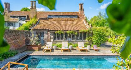 Splendid 1,000 year old Medieval manor house - Flemings Hall