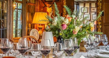 Splendid 1,000 year old Medieval manor house - Flemings Hall