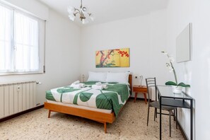 3 camere, una scrivania, ferro/asse da stiro, Wi-Fi