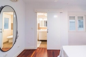 3 chambres, fer et planche à repasser, accès Internet