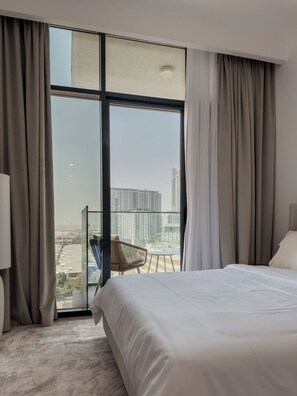 Iron/ironing board, WiFi, bed sheets - Newly Furnished Studio | Azizi Riviera 37 (Dubai)