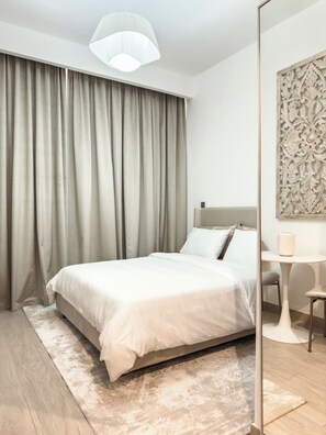Iron/ironing board, WiFi, bed sheets