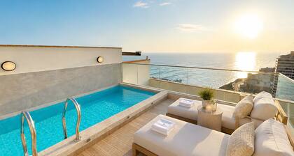 OceanFront Larcomar Apartments