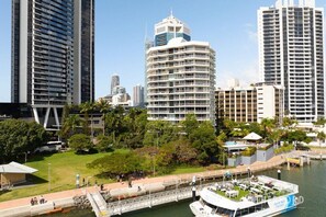 Exterior - Moorings - HR Surfers Paradise (Surfers Paradise)