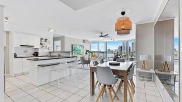 Apartment, Canal View | In-room dining