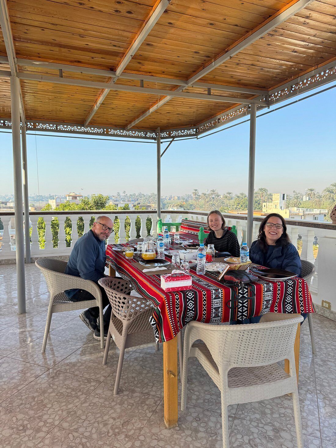 Bữa sáng kiểu Âu hàng ngày (7 USD/mỗi người) 