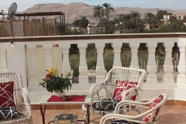 2 bedrooms, soundproofing, iron/ironing board, free WiFi