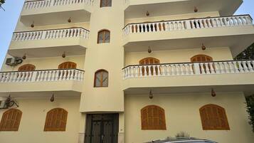 2 bedrooms, soundproofing, iron/ironing board, free WiFi