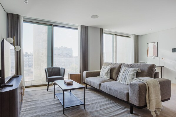 Télévision, chaîne hi-fi