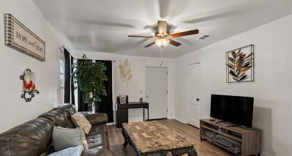 3-bedroom house in Killeen with WiFi, AC, Pet-Friendly, Washer/Dryer.