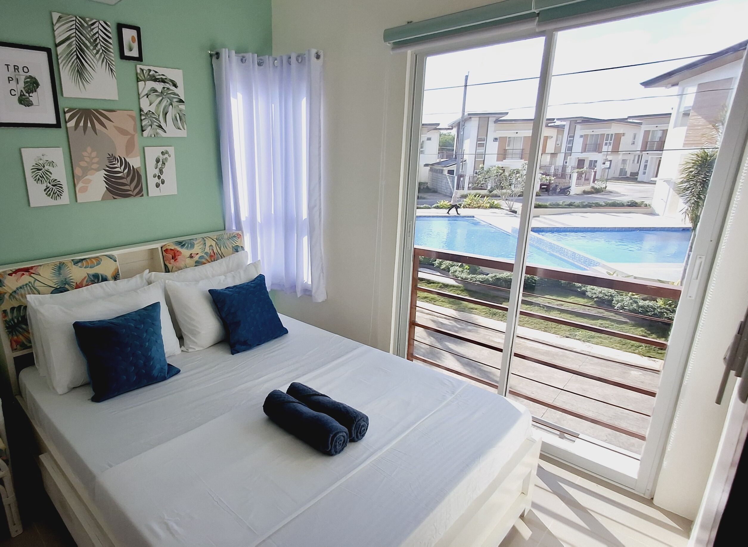 3 bedrooms, iron/ironing board, free WiFi, bed sheets