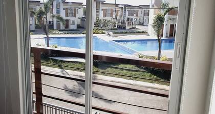 3-Bedroom Vacation Home Near Airport and White Sand Beaches