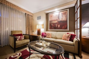TV - SVS: Strip View Studio | Private Balcony | Pool & Gym | Signature at MGM (Las Vegas)