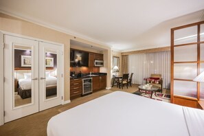 1 habitación, escritorio, tabla de planchar con plancha y wifi gratis