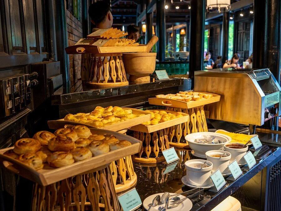 Breakfast buffet