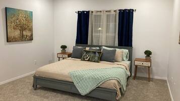 3 bedrooms, desk, travel crib, WiFi