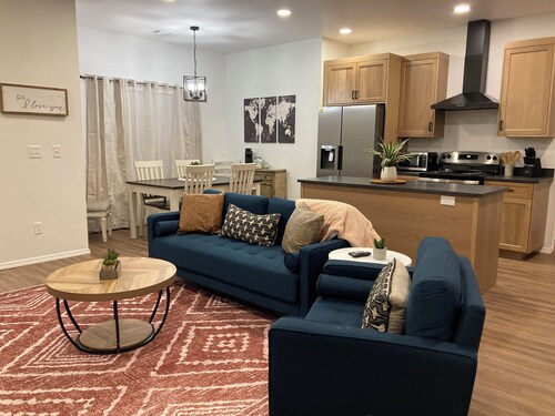 Coco’s Corner - Brand New 3 BD 2 BR Duplex near Palo Duro Canyon State Park