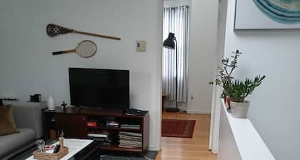 Live Like a Local in the East End!