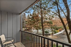 Property grounds - Cozy Downtown 2nd Story Condo That Overlooks Pioneer Park (Bend)