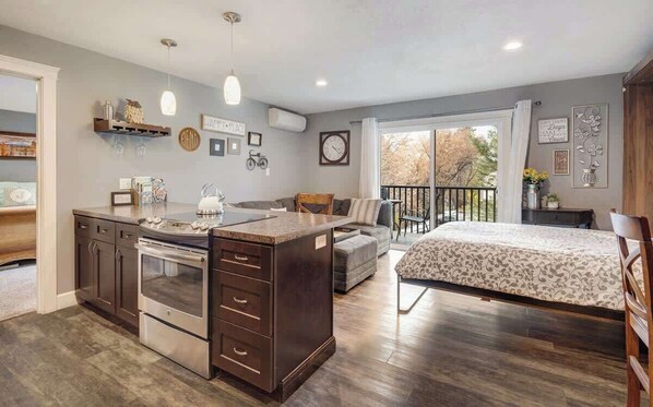 1 bedroom, iron/ironing board, free WiFi, bed sheets