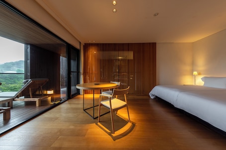 MORI SUITE | Minibar, in-room safe, individually decorated, desk