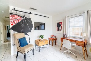 Interior - Tropical Retreat. Stunning Home in North Miami Beach. (North Miami Beach)