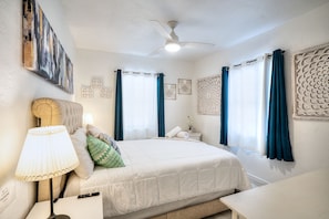 2 chambres, coffres-forts dans les chambres, fer et planche à repasser