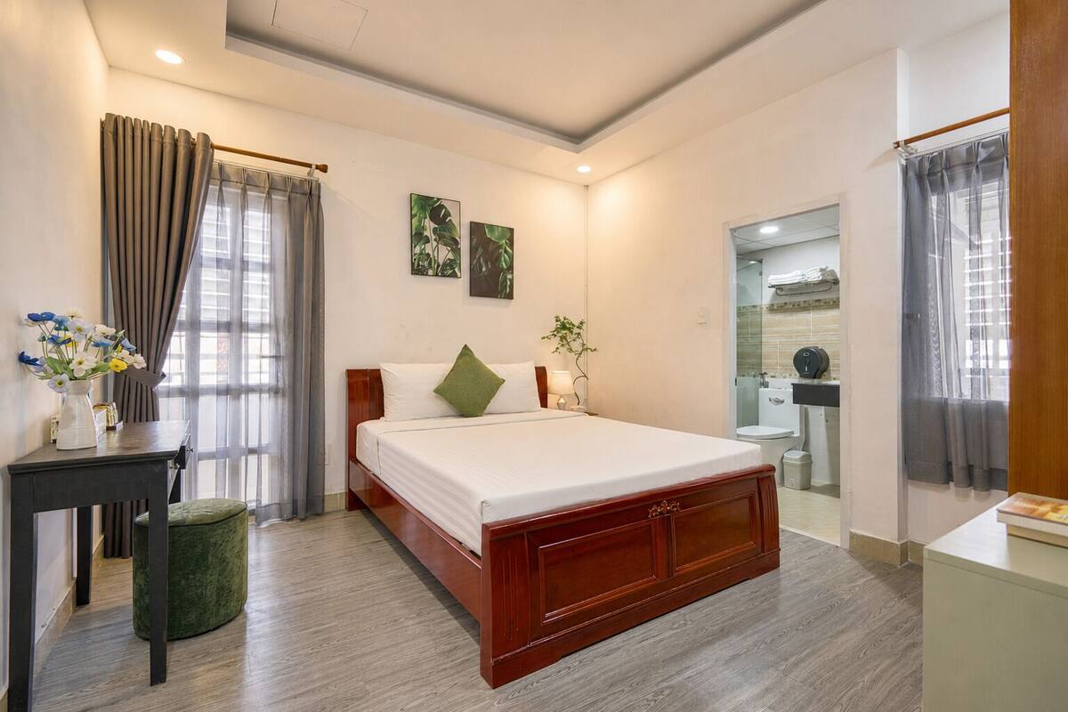 Family Suite | Desk, free WiFi, bed sheets