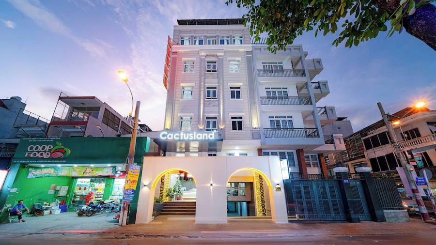 Cactusland Hotel Tan Binh