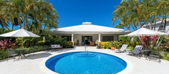 Stunning Family Villa with Private Pool Near Beach - Gibbs Glade Villa