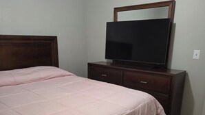 2 bedrooms, iron/ironing board, WiFi, bed sheets - Tranquil 2-bedroom condo in Augusta with AC, WiFi (Augusta)