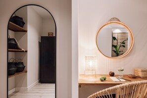 Apartment - Zongo - 2 Bedrooms and Office in Eixample Dreta (Barcelona)