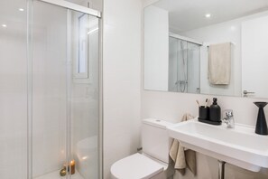 2 bedrooms - Cerler - 2 Bedrooms and Terrace in Sant Antoni (Barcelona)